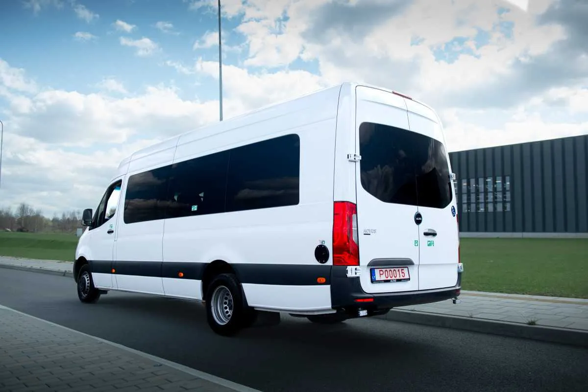 „Altas Auto“ pristatė pirmuosius elektrinius autobusus