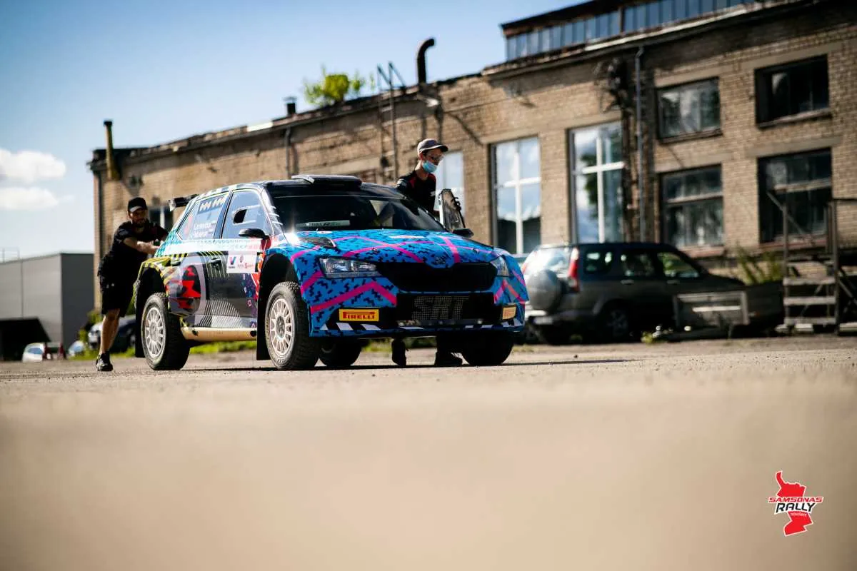 „Samsonas Rally Rokiškis“ dalyviai savo automobilius pristatė techninei komisija