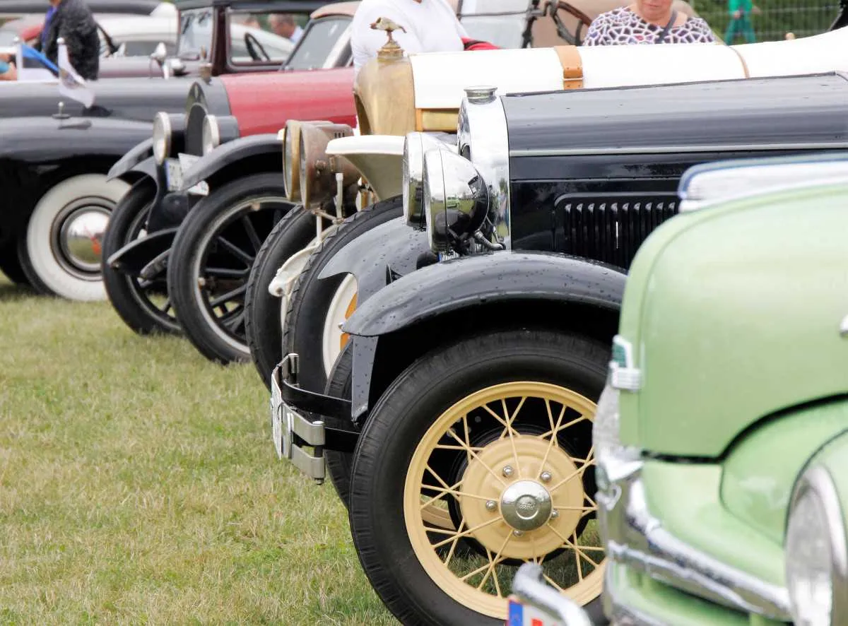 Biržuose – senovinių automobilių magija