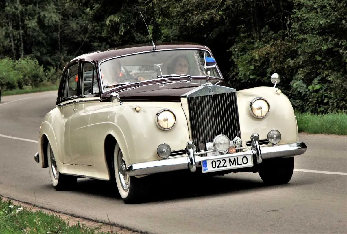 Biržuose – senovinių automobilių magija