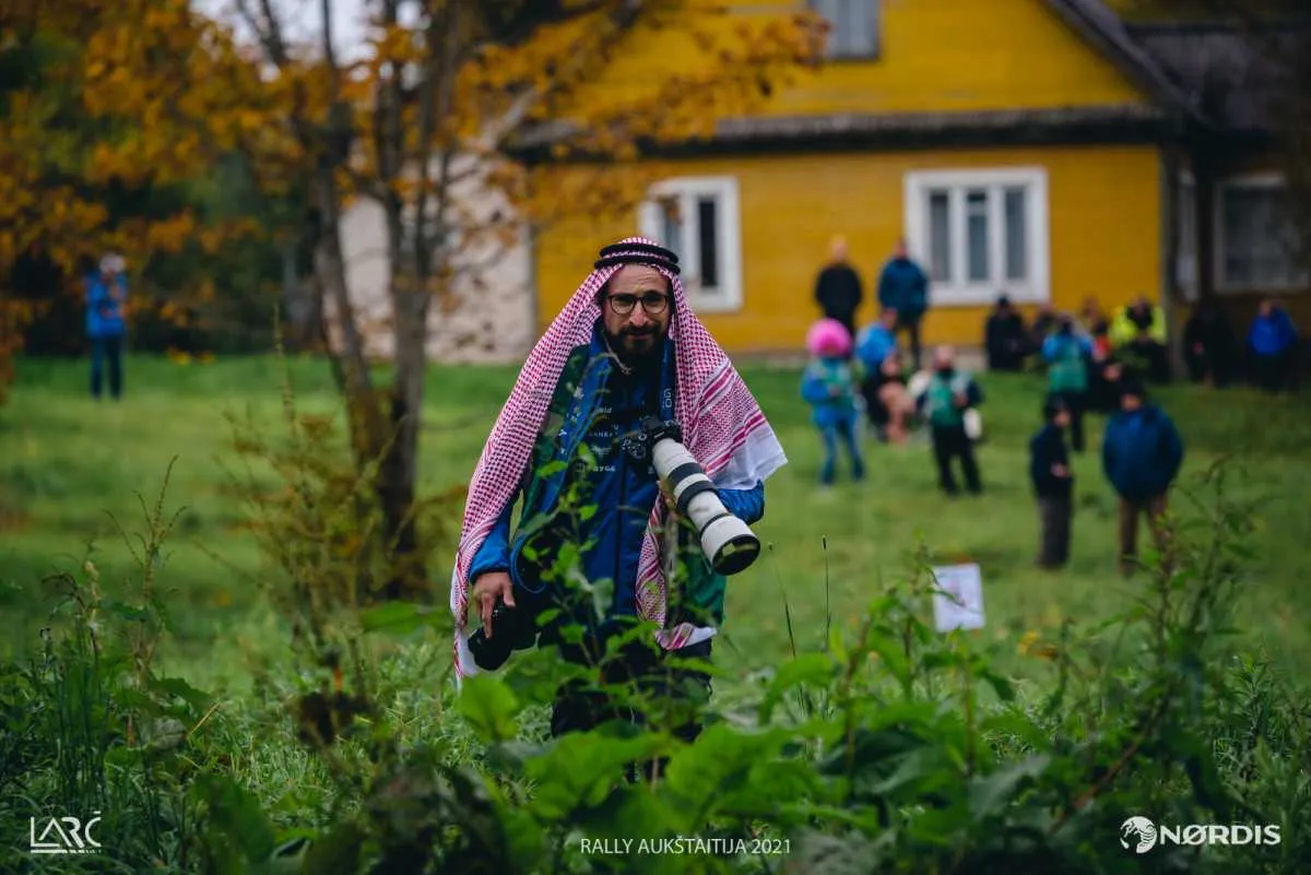 „Rally Aukštaitija“ lyderis po pirmos dienos – varžybas akrobatiniu triuku pradėjęs V.Žala