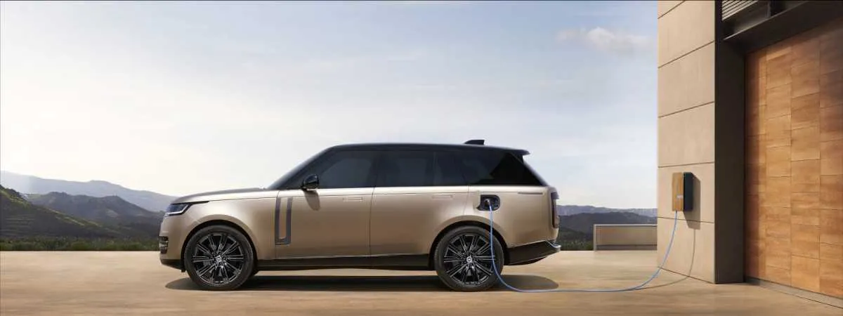 Naujasis „Range Rover“: junglumas, patogumas ir prabanga kiekviename žingsnyje