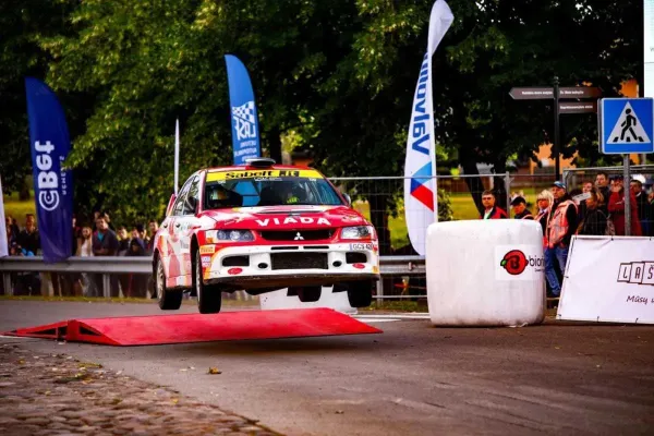 „Samsonas Rally Rokiškis“ žiūrovams – renginio partnerio „CityBee“  staigmena