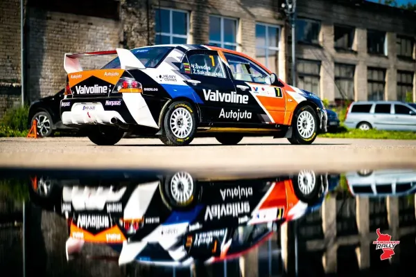 „Samsonas Rally Rokiškis“ dalyviai savo automobilius pristatė techninei komisija