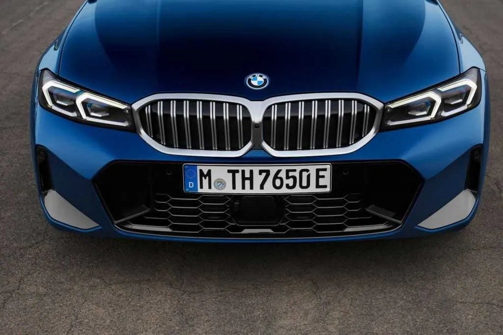 Atnaujinti „BMW 3“ modeliai – turės net 7-ias iš tinklo įkraunamo hibrido versijas