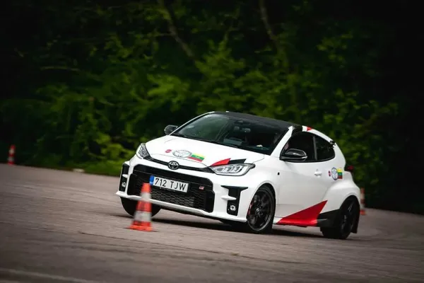 Pranešimas žiniasklaidai: prieš Press ralį ginklais žvangina "Dream Toyota Team"