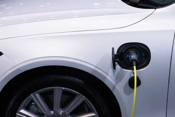 Besibaiminančius elektromobilių eros ramina – sutaupyti galite daugiau nei įsivaizduojate
