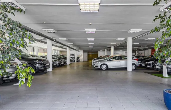 Naudotų automobilių rinkos prognozės 2022-iesiems: kainų smukimo tikėtis nereikėtų, bet galima sulaukti ir išimčių