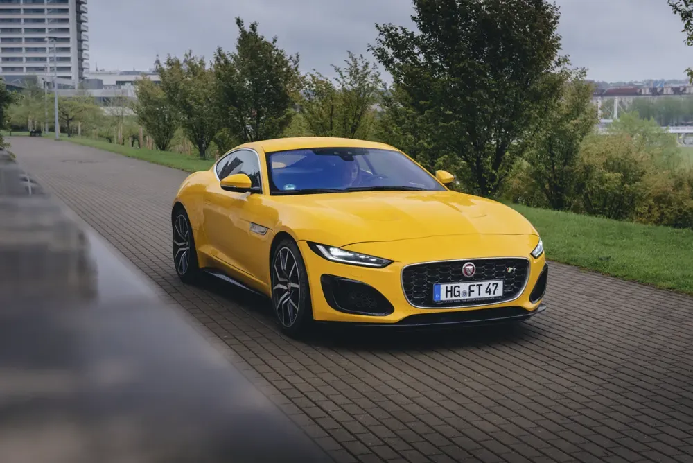 „Jaguar Land Rover“ skelbia ambicingus tvarumo tikslus, kurie nustatys naujus prabangių automobilių pramonės standartus