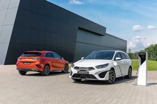 Atnaujinti „Kia Ceed“ gamos modeliai išsiskirs šiuolaikišku dizainu, technologijomis ir našesnėmis jėgainėmis