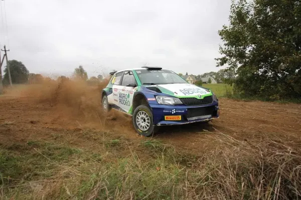„Rally Aukštaitija 2021“ artėjant: ką likus vienam etapui byloja rezultatų lentelės?
