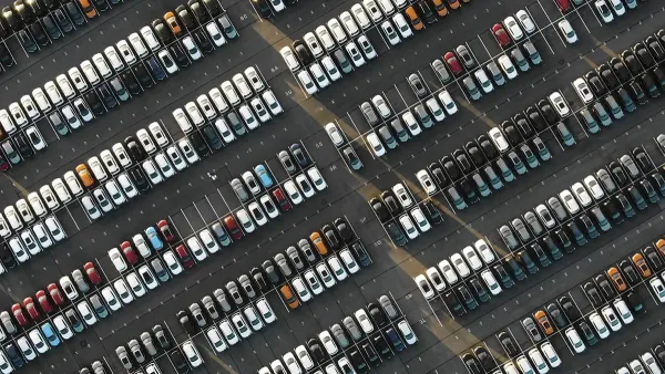 Brangiau atsieis turėti benzininį ar elektrinį automobilį: skaičiai gali nustebinti