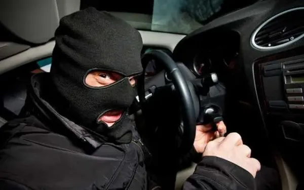 Vagystės iš automobilių: draudikai įvardijo, kokie automobiliai dažniausiai nukenčia nuo ilgapirščių