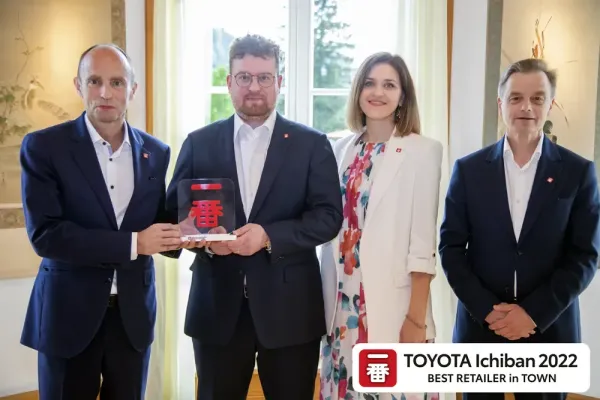 „Toyota“ apdovanojo geriausius Europoje automobilių pardavėjus, Lietuvoje titulu įvertinta „Tokvila“