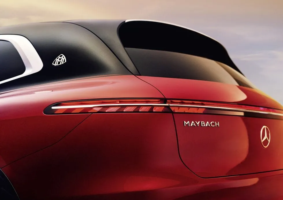 „Mercedes-Maybach“ ruošia prabangų krosoverį: pirmasis EQS vaizdas