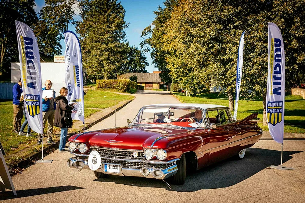 Prezidento Antano Smetonos keliais riedės istoriniai automobiliai