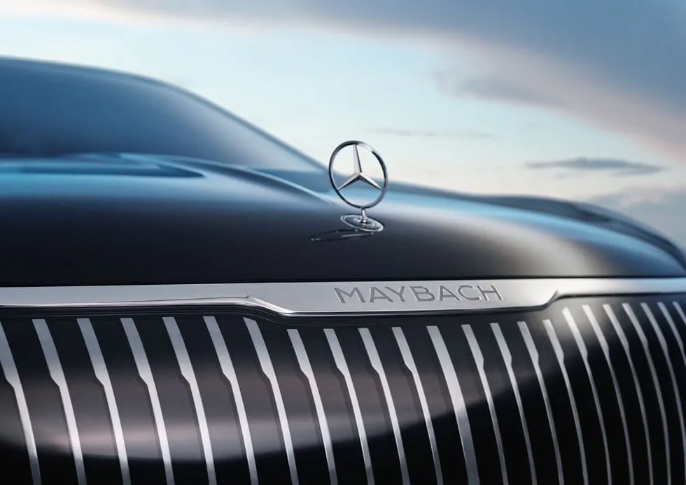 „Mercedes-Maybach“ ruošia prabangų krosoverį: pirmasis EQS vaizdas