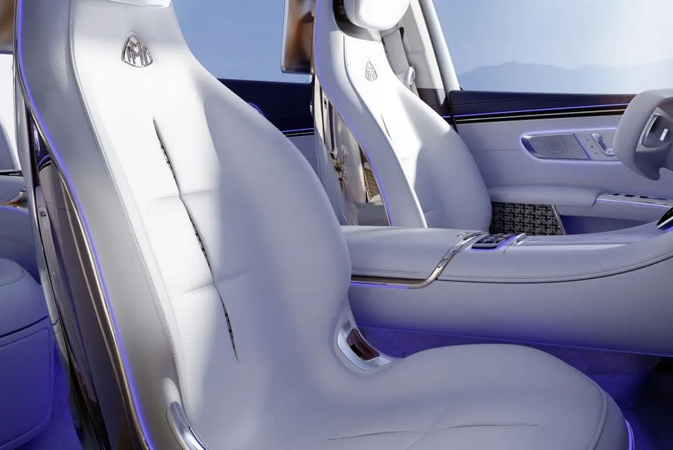 „Mercedes-Maybach“ ruošia prabangų krosoverį: pirmasis EQS vaizdas