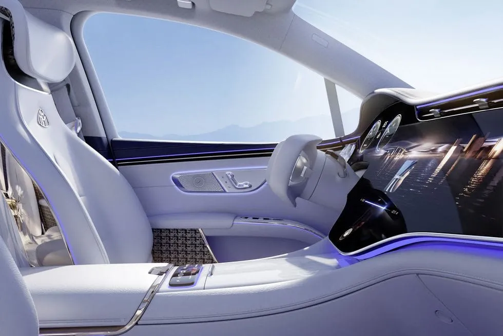 „Mercedes-Maybach“ ruošia prabangų krosoverį: pirmasis EQS vaizdas