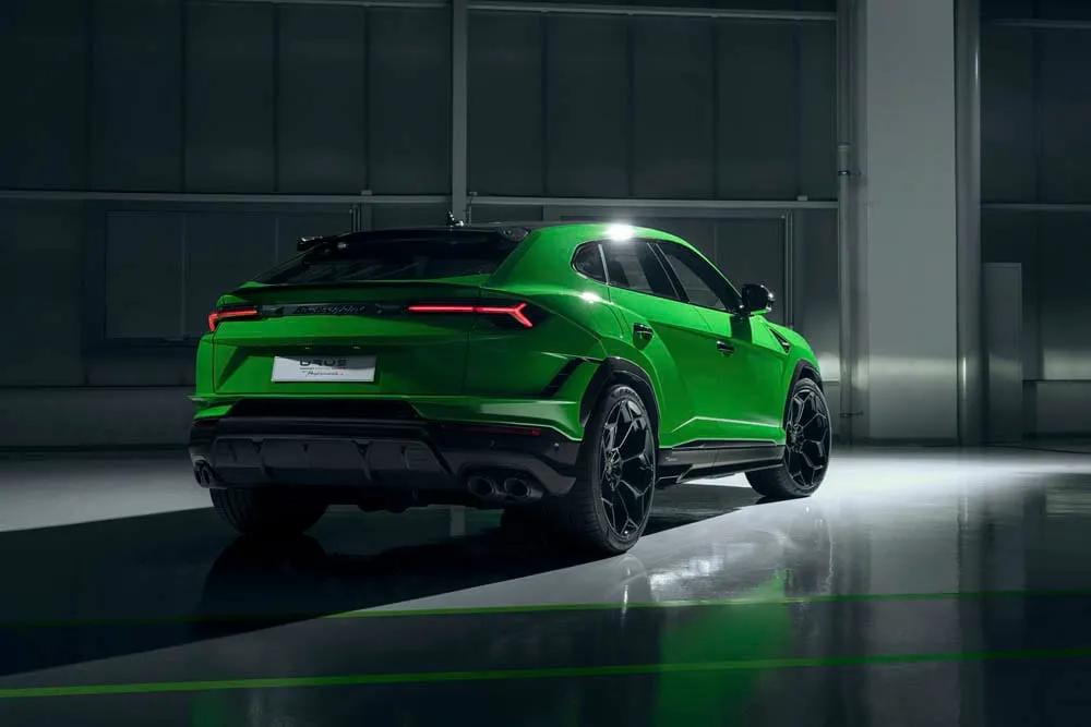 Lamborghini Urus Performante – pakelta Super SUV kartelė. Molto caldo !