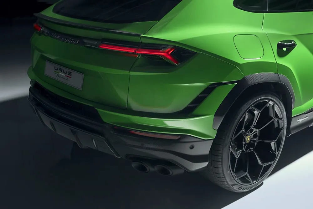 Lamborghini Urus Performante – pakelta Super SUV kartelė. Molto caldo !