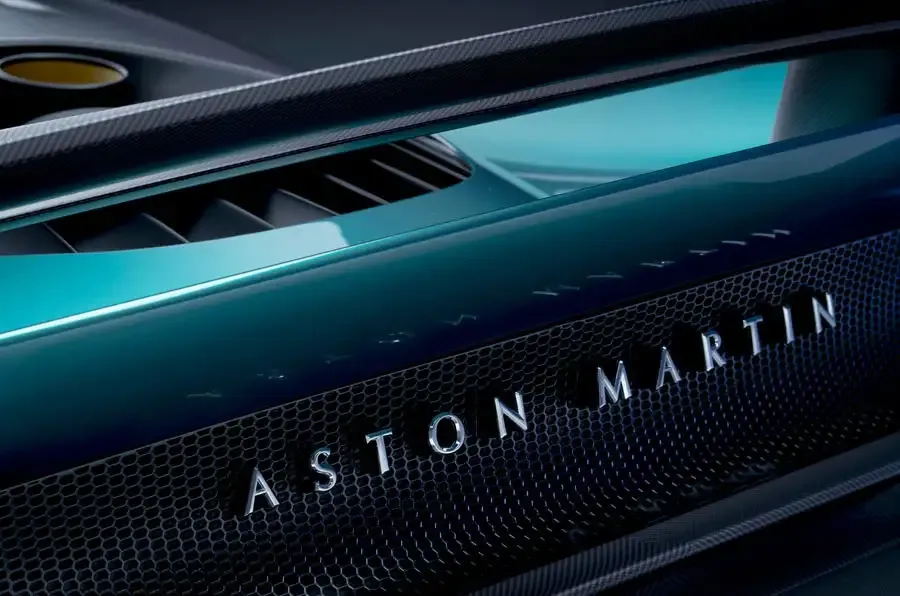 Parodė ir „Aston Martin Valhalla” interjerą
