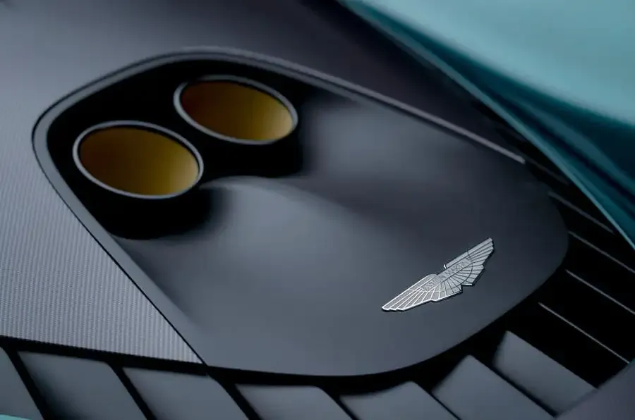 Parodė ir „Aston Martin Valhalla” interjerą