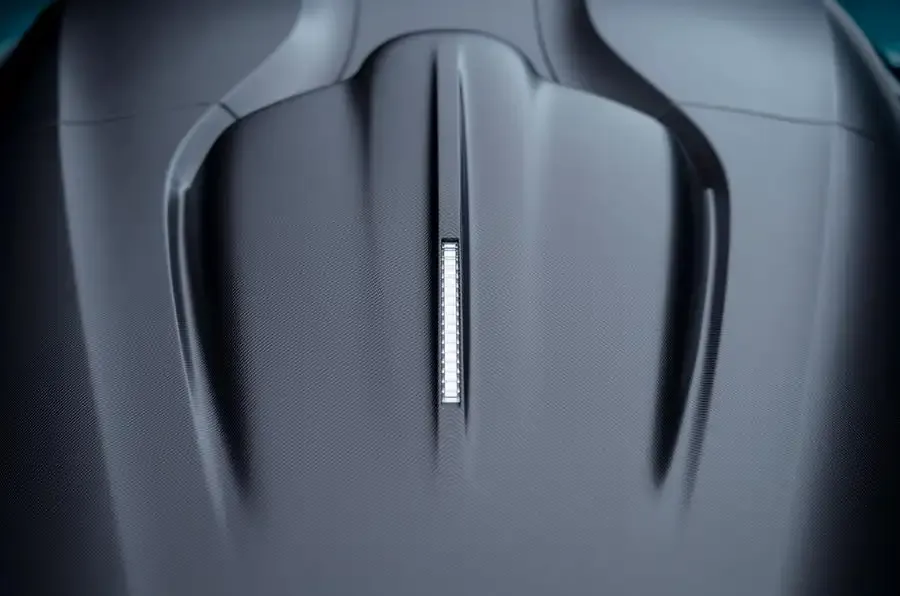 Parodė ir „Aston Martin Valhalla” interjerą