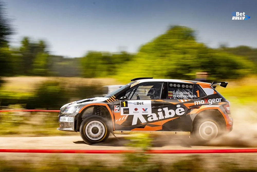 Dominykas Butvilas „CBet Rally Rokiškis“ varžybas pradėjo laimėdamas pirmąją dieną