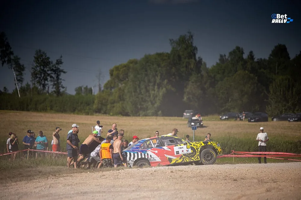Dominykas Butvilas „CBet Rally Rokiškis“ varžybas pradėjo laimėdamas pirmąją dieną