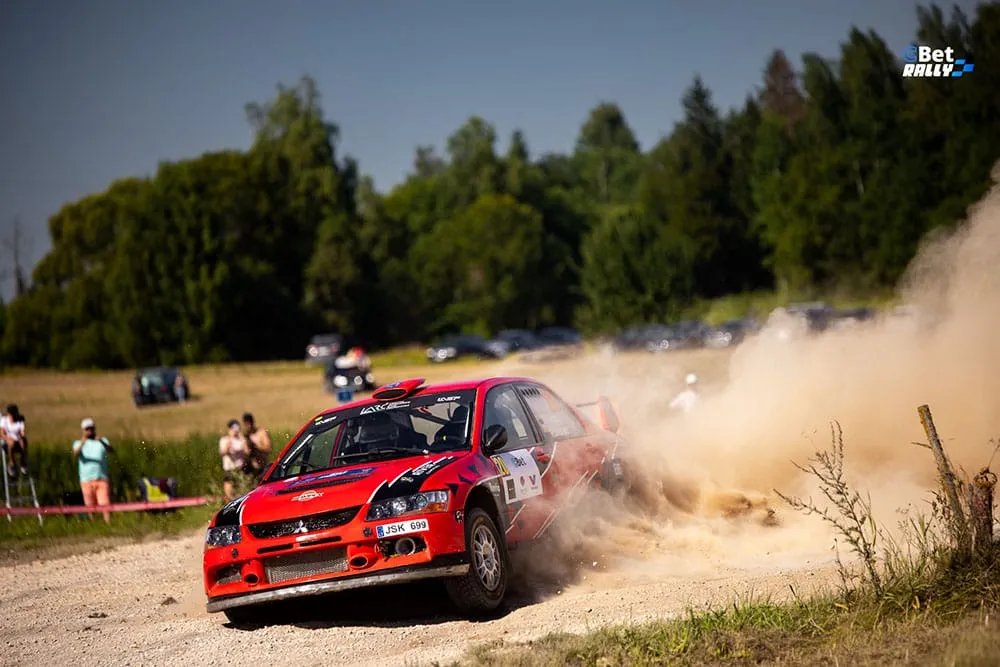 Dominykas Butvilas „CBet Rally Rokiškis“ varžybas pradėjo laimėdamas pirmąją dieną