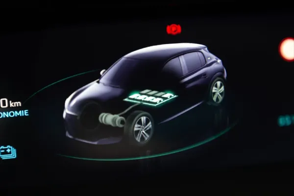 Penki pokyčiai, kuriuos į kasdienį vairuotojų gyvenimą atneša elektromobiliai