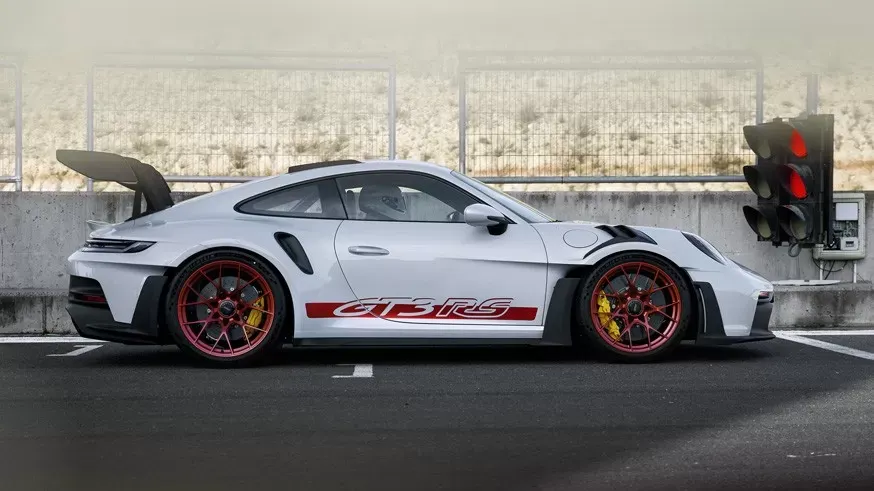 Naujasis „Porsche 911 GT3 RS” kupė: 525 AG variklis ir pirmasis šimtas per 3,2 sekundės