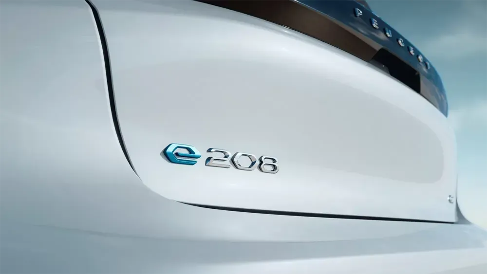 Dar vienas „Peugeot e-208” patobulinimas: galingesnis variklis ir didesnis akumuliatorius