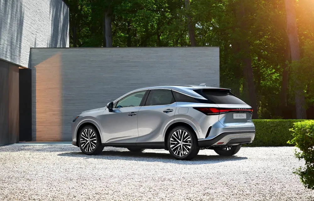 Naujasis „Lexus RX“ į Lietuvą atkeliaus 2023 m. pradžioje