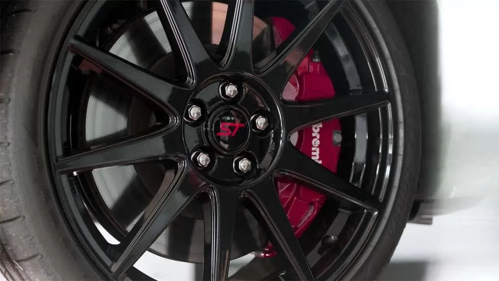„Ford Focus ST Track Pack”: tikras hardcore hečbeko kailyje