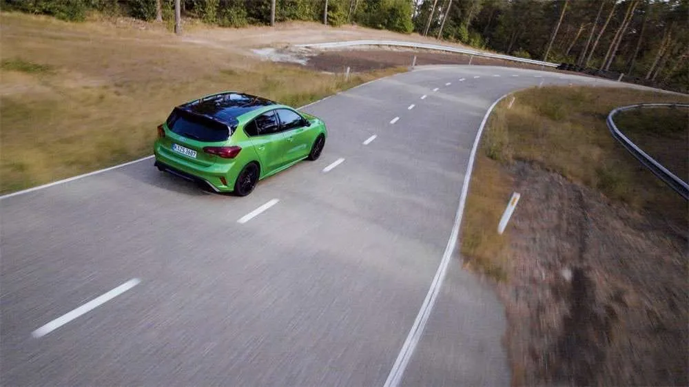 „Ford Focus ST Track Pack”: tikras hardcore hečbeko kailyje