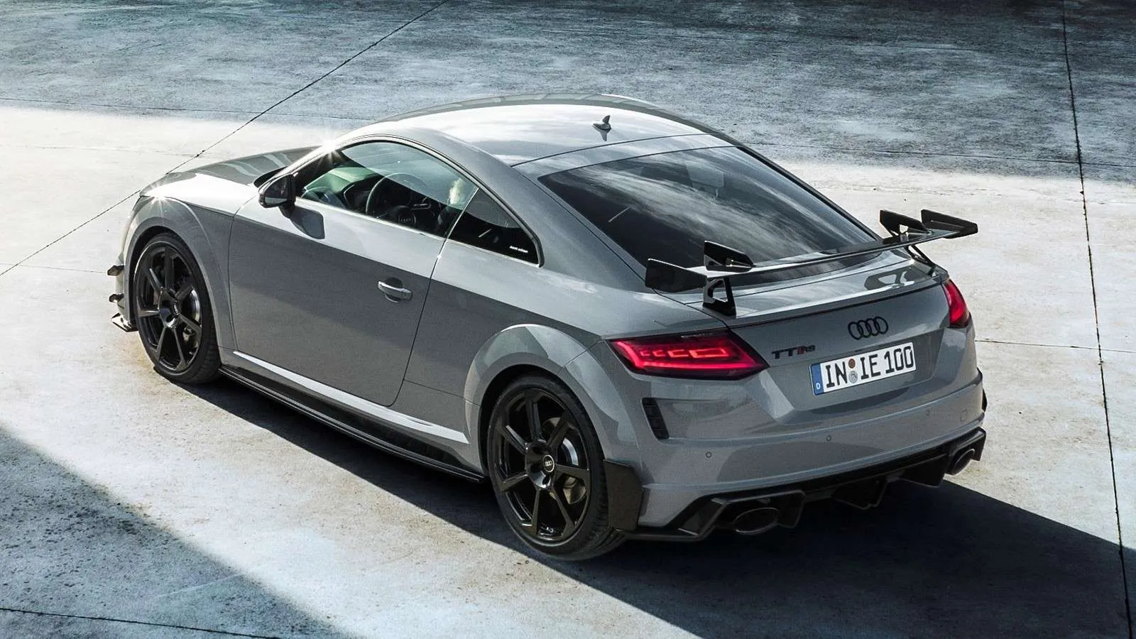 Audi TT RS Coupe iconic edition: atsisveikinimo versija Europai