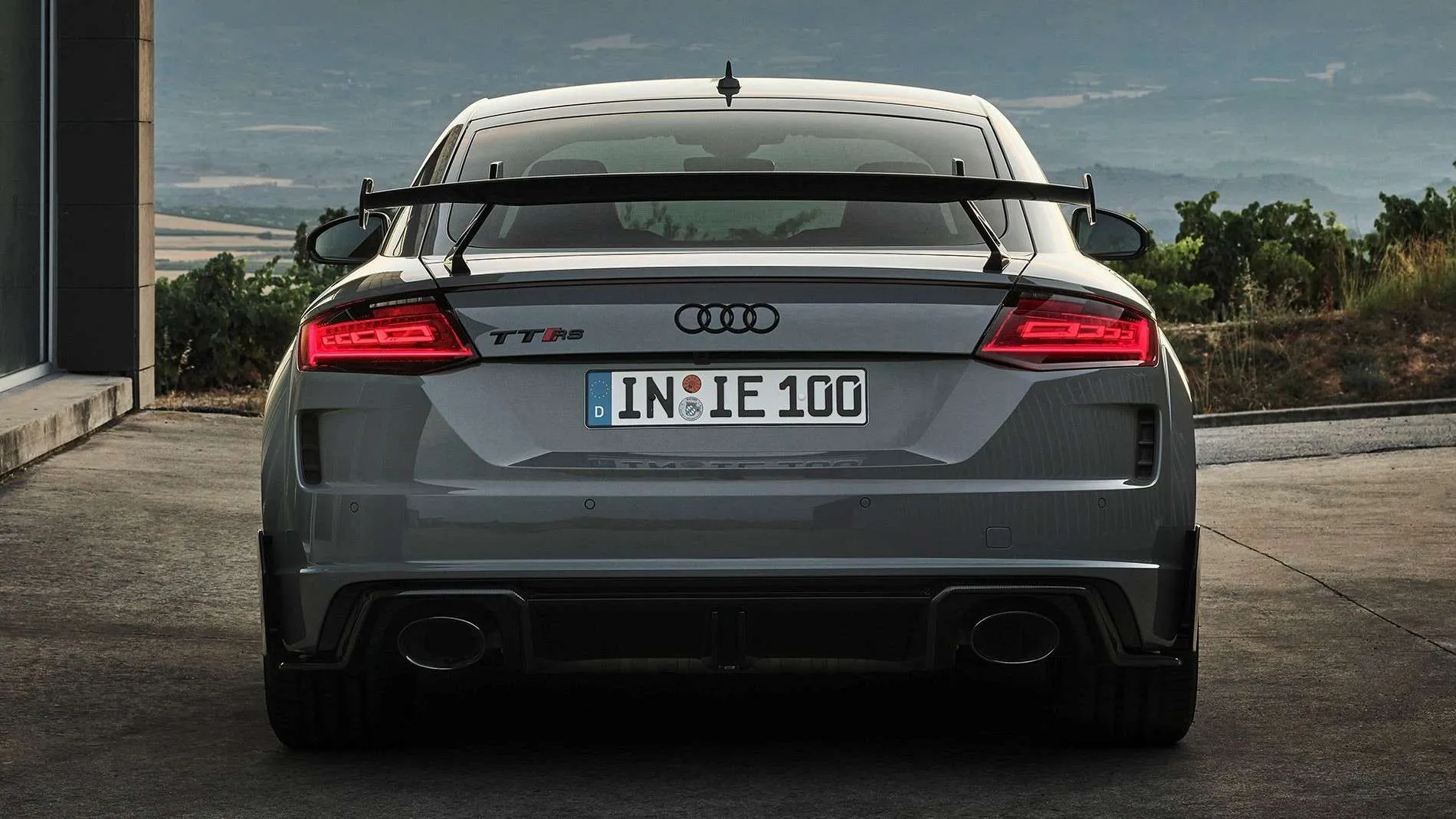 Audi TT RS Coupe iconic edition: atsisveikinimo versija Europai