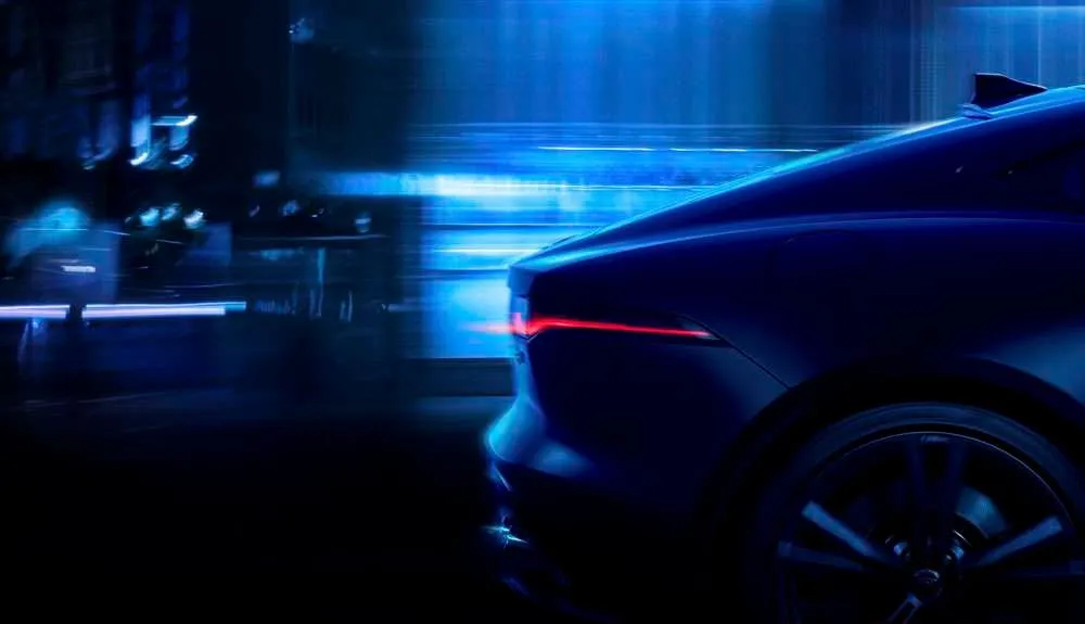 Sportinių automobilių 75 metų jubiliejų minėsianti „Jaguar“ bendrovė pristatė atnaujintą „F-Type“ modelį