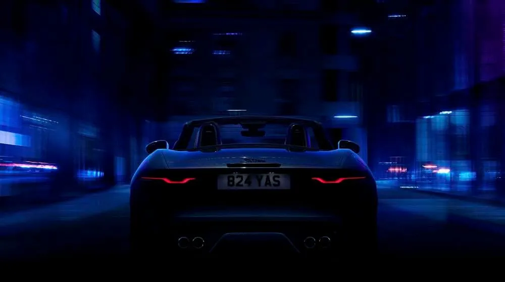 Sportinių automobilių 75 metų jubiliejų minėsianti „Jaguar“ bendrovė pristatė atnaujintą „F-Type“ modelį