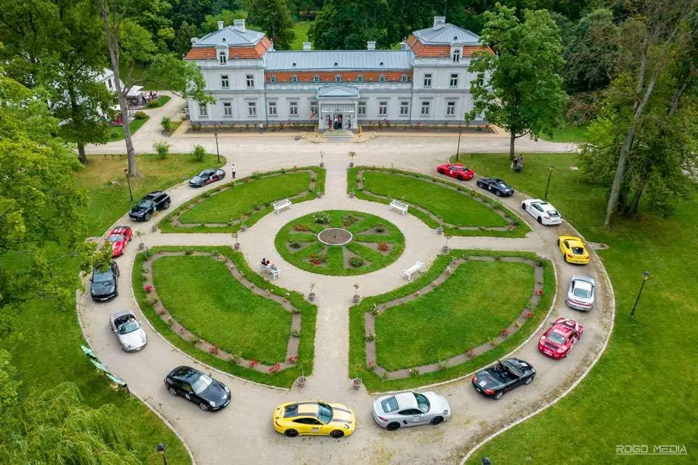 Šventė greičio megėjams: bendruomenė per sezoną rinkosi ne tik trasoje