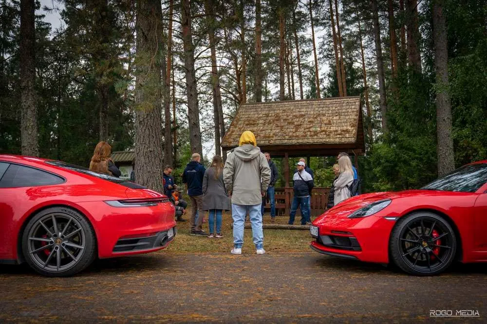 Šventė greičio megėjams: bendruomenė per sezoną rinkosi ne tik trasoje