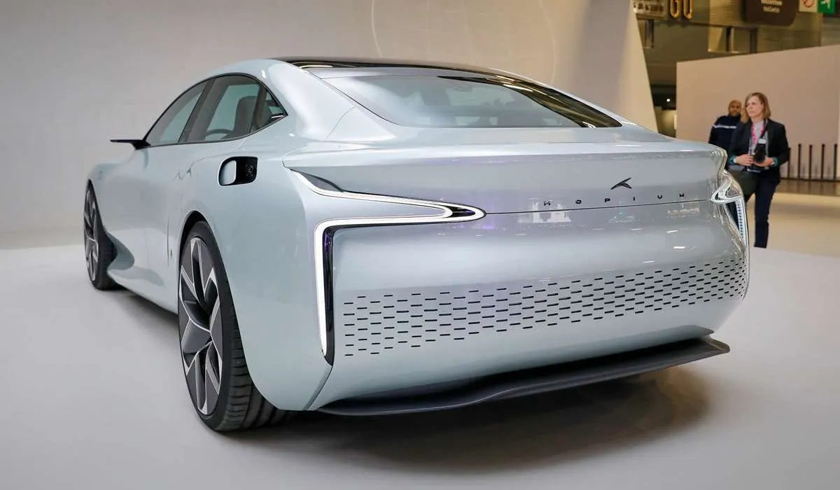 Paryžiaus automobilių salone parodytas naujasis „Hopium”