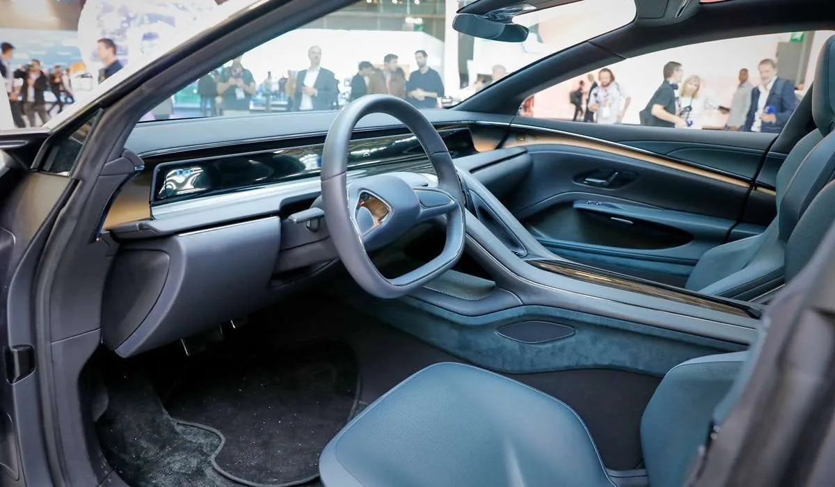 Paryžiaus automobilių salone parodytas naujasis „Hopium”