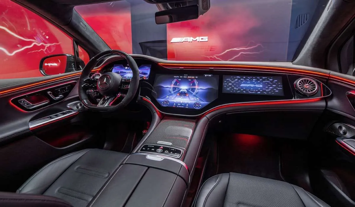 Pristatytas „Mercedes-Benz EQE SUV” elektrinis krosoveris