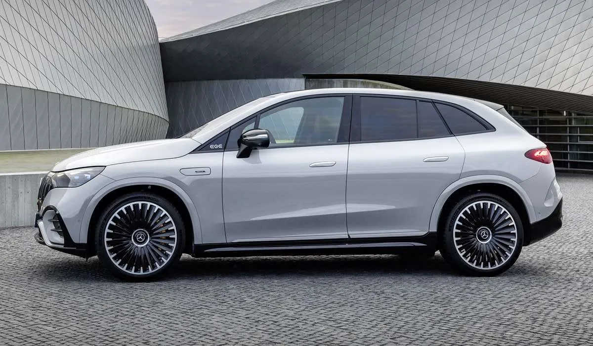 Pristatytas „Mercedes-Benz EQE SUV” elektrinis krosoveris