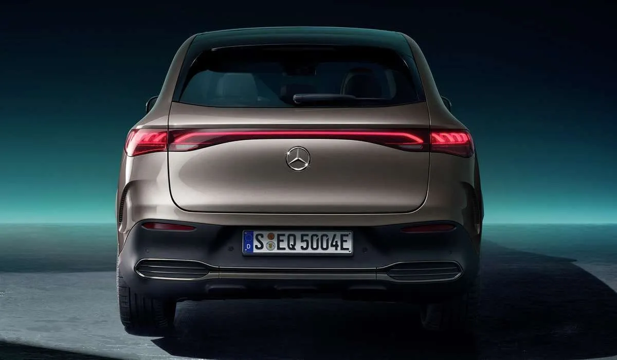 Pristatytas „Mercedes-Benz EQE SUV” elektrinis krosoveris