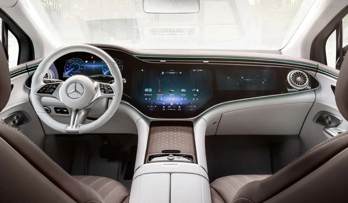 Pristatytas „Mercedes-Benz EQE SUV” elektrinis krosoveris