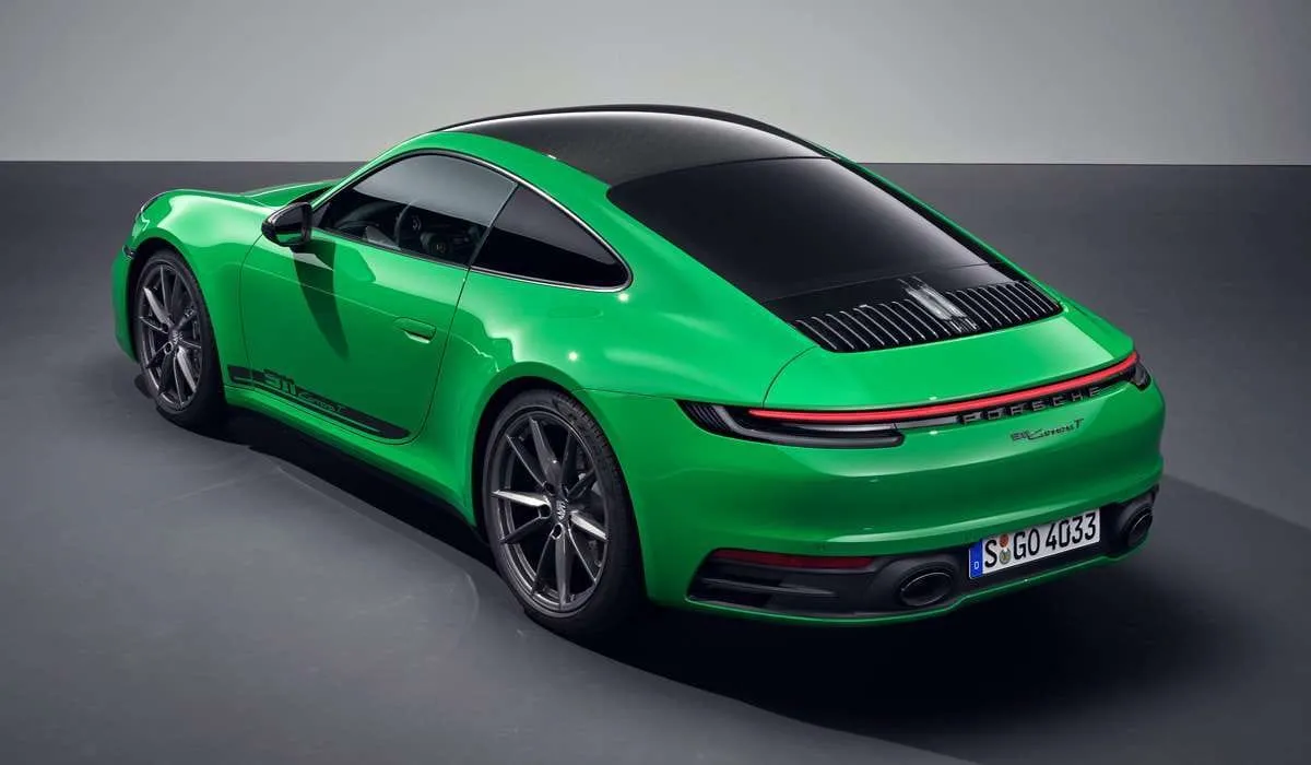 „Porsche 911 Carrera T”: palengvinta bet su mechanine pavarų dėže